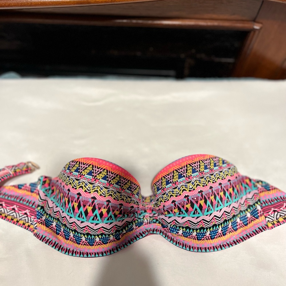 Victoria’s Secret strapless tribal print baiting-suit